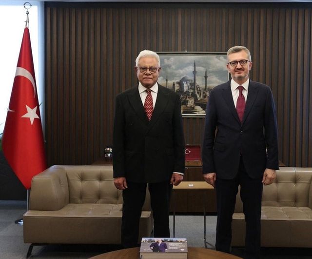 İletişimde yeni iş birliği vurgusu: Duran ile Pakistan büyükelçisi bir araya geldi