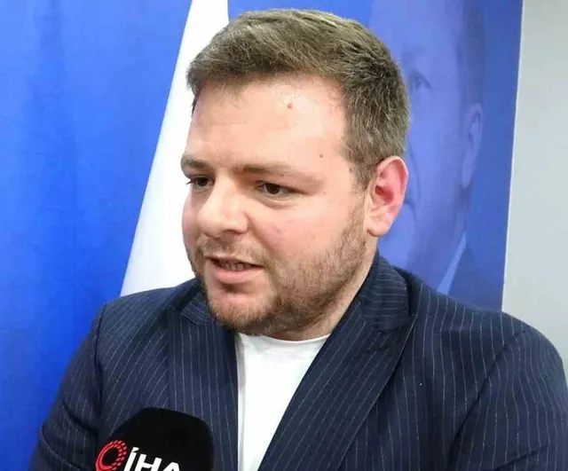 İş yoğunluğu nedeniyle AK Parti Kütahya Gençlik Kolları başkanı görevinden ayrıldı