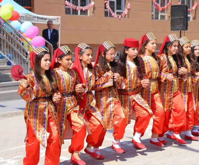 Kahramanmaraş'ta 246 bin 640 öğrenciyle yeni eğitim yılı başladı