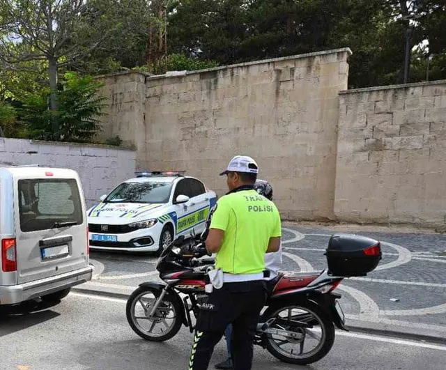 Karaman'da haftalık denetimlerde 11 tutuklama, çok sayıda silah ve uyuşturucu ele geçirildi
