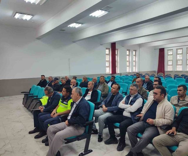 Karapınar'da taşımalı eğitimde öğrenci güvenliğine yönelik şoför bilgilendirmesi