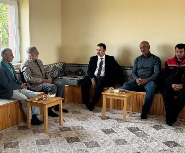 Kaymakam Ahat köy ziyaretinde talepleri dinledi, arıcılara bereket diledi