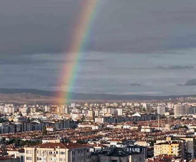 Kayseri semalarında geçici gökkuşağı gösterisi