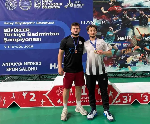 Kayserili badmintonculardan ulusal arenada şampiyonluk ve üçüncülük
