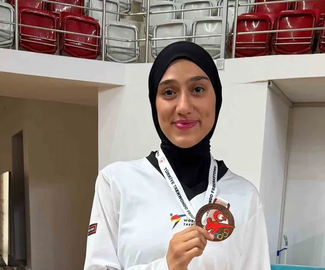 Kayserili sporcuda 62 kiloda bronz: Esma Nur Yılmaz finale çıktı