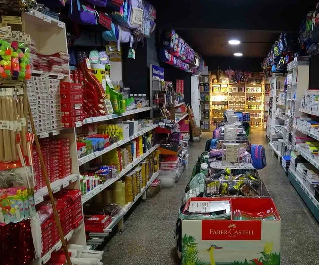 Kırtasiye hareketliliği Çanakkale'de: mahalle dükkanlarına destek çağrısı