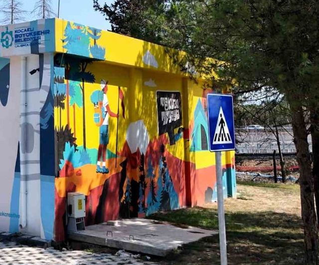 Kocaeli'nin duvarları kent hafızasını renklendiriyor