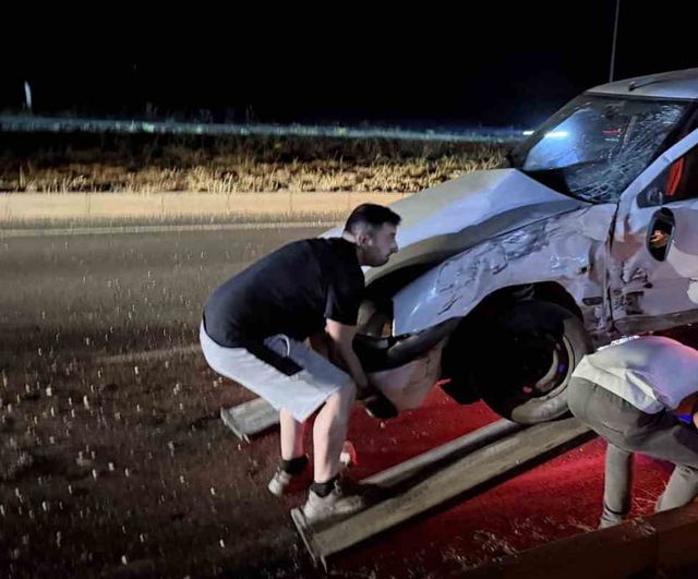 Kontrolsüz çıkış kaza getirdi: Siverek'te iki kişi yaralandı