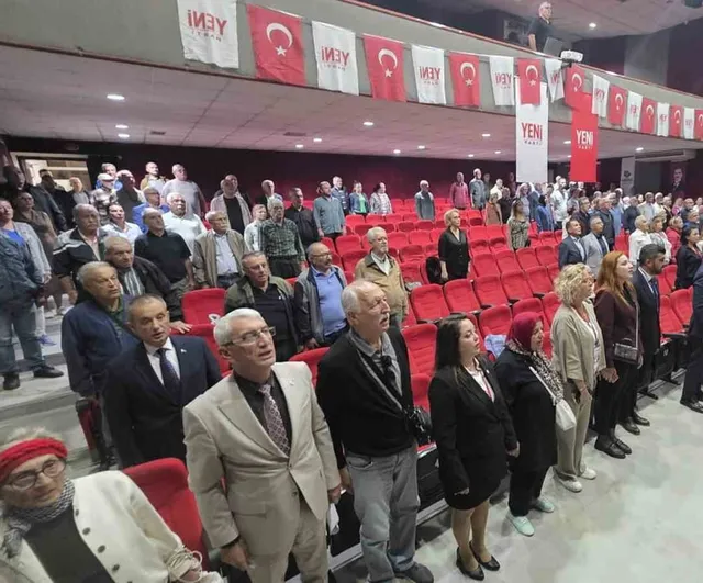 Konuşmaların uzaması Bandırma'da Yeni Parti ön seçimini gerdi