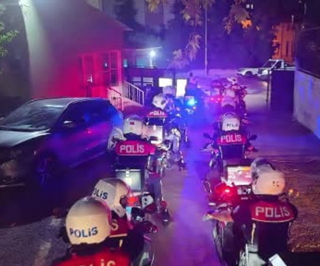 Malatya'da eğlence mekanlarına sıkı denetim: ruhsatsız tabanca ve sentetik haplar bulundu