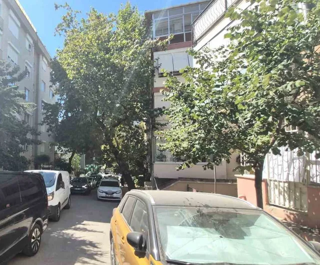 Maltepe'de Başakçı sokakta inşaat trafiği durma noktasına getirdi