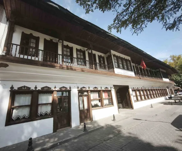 Menteşe'de konakaltı kültür merkezi ile belediye taşınmazlarının vakıf tescili gündeme geldi