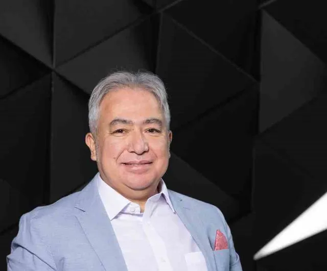 Mercedes-Benz hafif ticari araçlar Perakende Zirvesi'nin ana sponsoru olarak sahnede