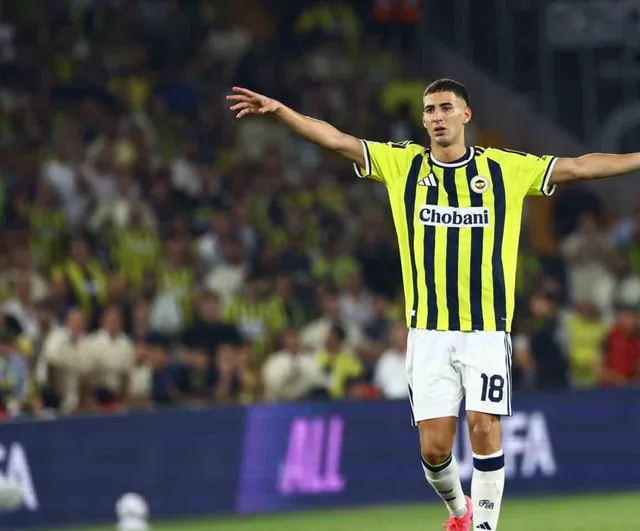 Mert Müldür menisküs ameliyatı geçirdi, rehabilitasyon süreci başlıyor