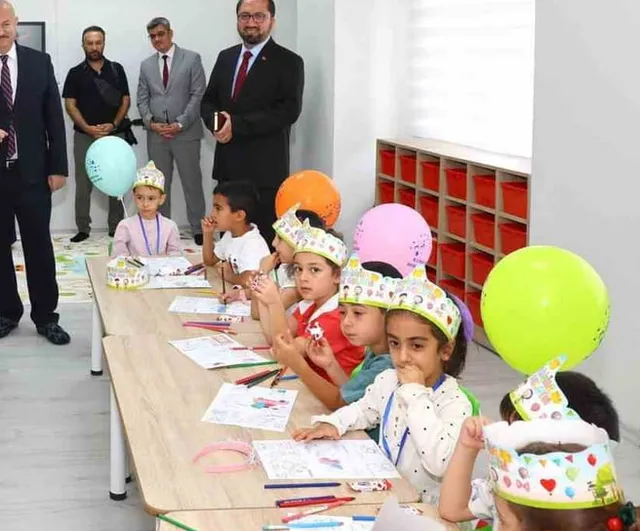 Minik Kur'an yıldızları sınıflarda milli ve manevi değerlerle buluştu