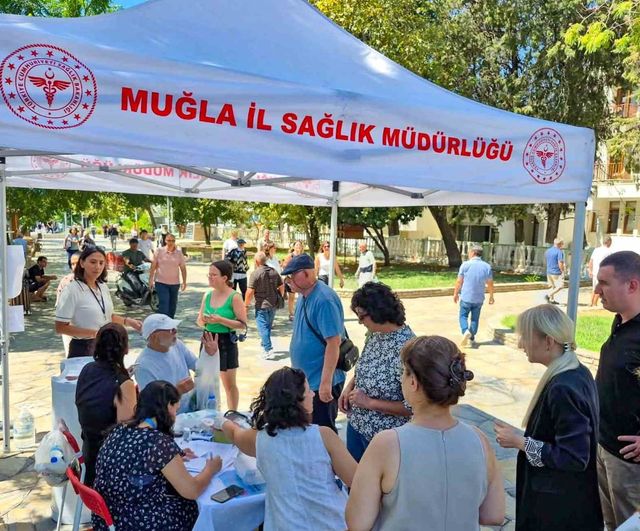 Muğla’da meydanda sağlık çağrısı: sağlıklı yaş al, sağlıklı kal teması öne çıktı