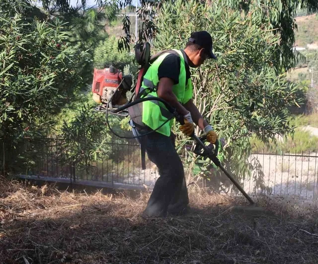 Okul bahçeleri yeni eğitim yılına hazırlanıyor: Hatay Büyükşehir Belediyesi düzenlemeleri hızlandırdı