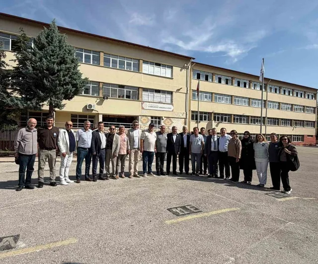 Okul bahçesinde yıllar sonra yeniden sınıf zili çaldı