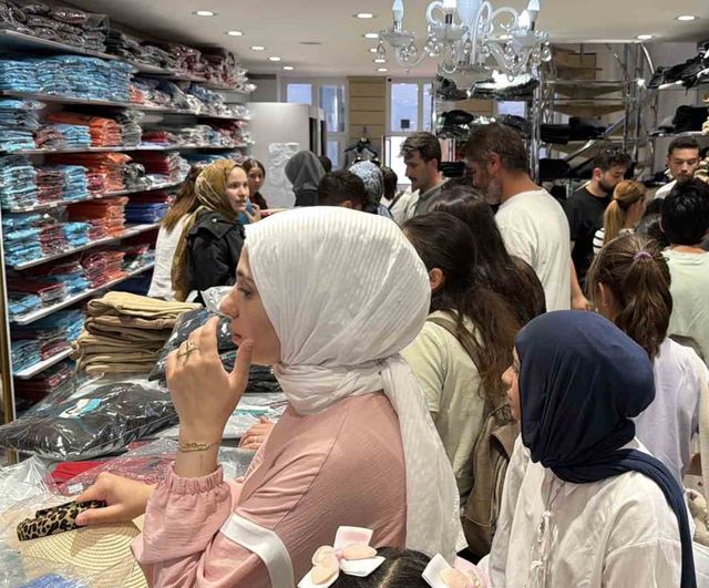 Okul öncesi hareketlilik: Bolu çarşısında adım atacak yer kalmadı