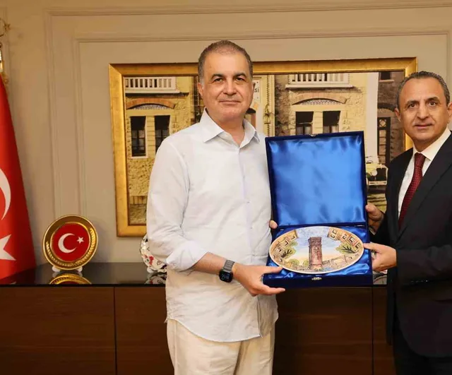 Ömer Çelik Yüreğir'de başkan vekili Tarık Özünal ile bir araya geldi