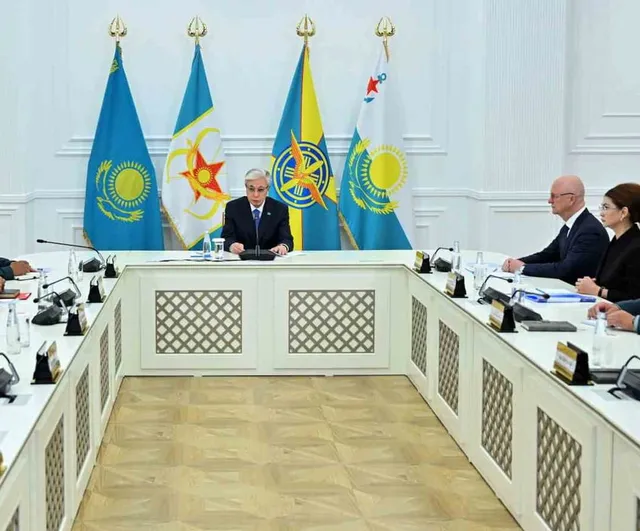 Orduda köklü reform sinyali: Tokayev komuta kademesini sorumlulukla uyardı