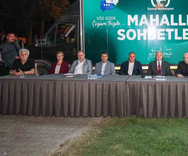 Paranın olmadığı dönemde Düzce'yi geleceğe taşıdıklarını vurgulayan Faruk Özlü
