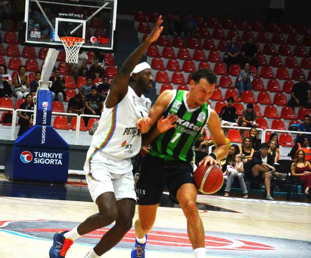 Petkimspor lige galibiyetle başladı: Denizli'yi 85-81 yendi