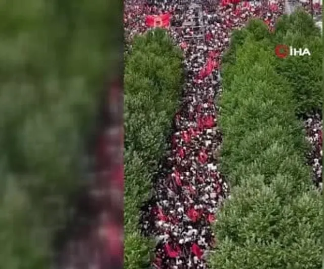 Priştine ayakta: Thaçi kararı öncesi on binler sokaklara döküldü