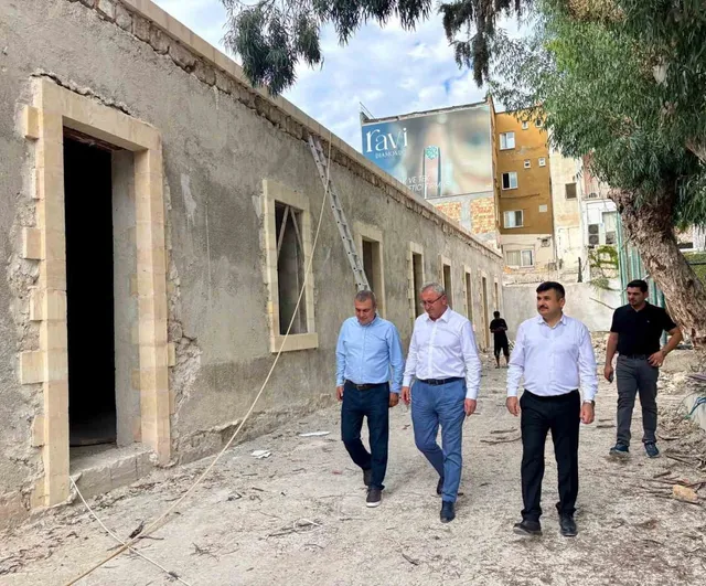 Restorasyon çalışmalarıyla İskenderun Lisesi eğitime hazırlanıyor