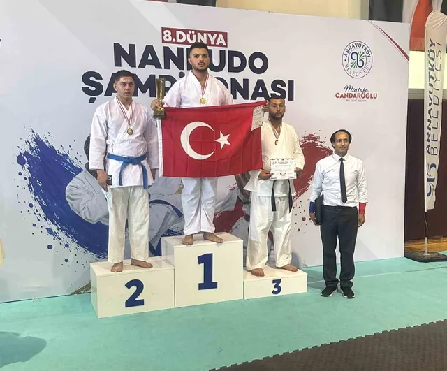 Sağlık çalışanı ringde de şampiyon: yoğun bakım hemşiresi Fuat Yiğit Akküç dünya birincisi