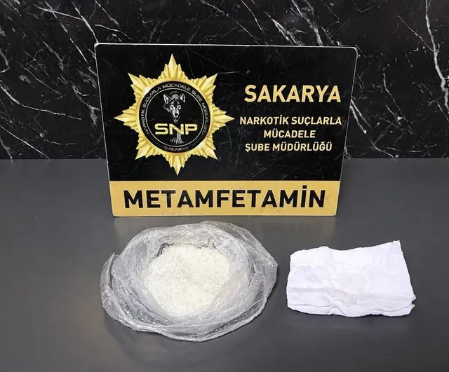 Sakarya'da Adapazarı ve Karasu'da düzenlenen uyuşturucu operasyonunda bir kişi tutuklandı
