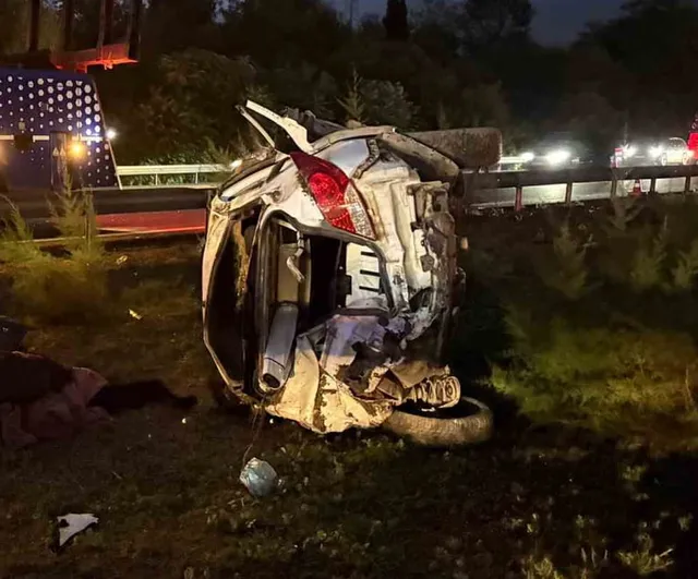 Sakarya'da otoyolda devrilen araçta hayatını kaybeden Tülay Durmuş, dört yaralı