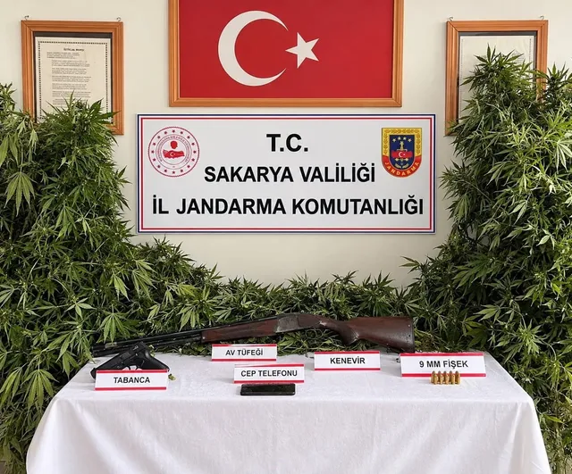 Sakarya’da üç ilçede eş zamanlı baskın: üç şüpheli tutuklandı