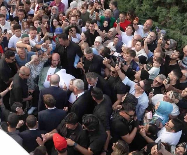 Samsun'da kısa ama unutulmaz buluşma: cumhurbaşkanı otobüsü durdurup Emre Vural'ın yanına indi