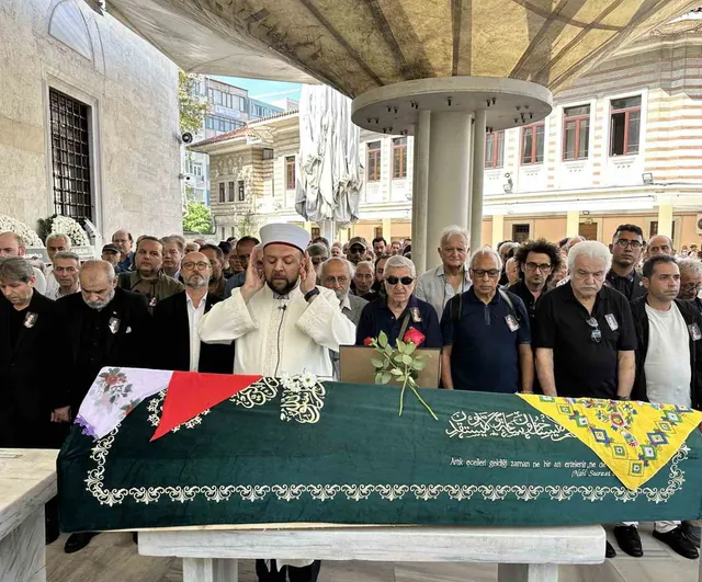 Sanat dünyası son bir kez uğurladı: Gülsen Tuncer toprağa verildi