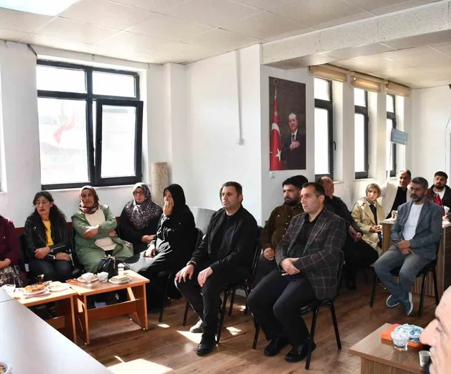 sarıkamış'ta esnaf ve teşkilatla doğrudan temas gerçekleştirdi