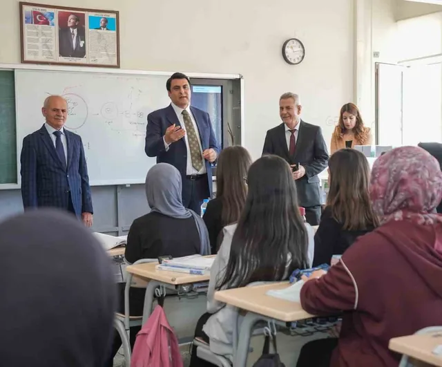 Şehir dışına eğitim yolculuğunda ilk bilet belediyeden