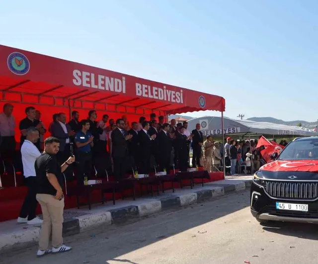 Selendi’de 104 yıllık kurtuluş coşkusu cirit ve tütün şenliğiyle sürdü