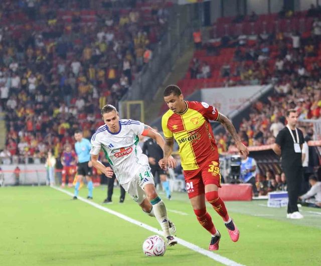 Son dakikada penaltı kararıyla tamamlanan mücadele: Göztepe 2-2 Çaykur Rizespor