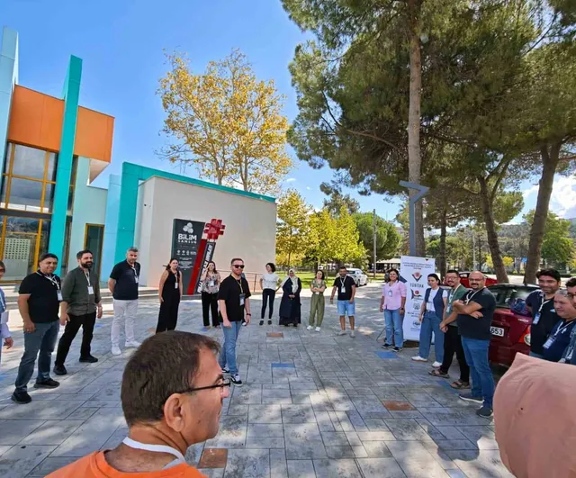 sosyal bilgiler öğretmenleri metaverse ile dijital içerik geliştirecek