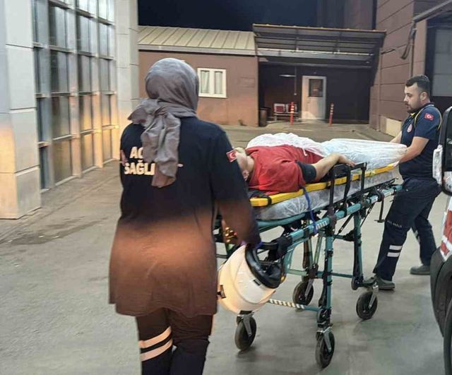 sümerevler mahallesinde motosiklet devrildi: sürücü hastaneye kaldırıldı