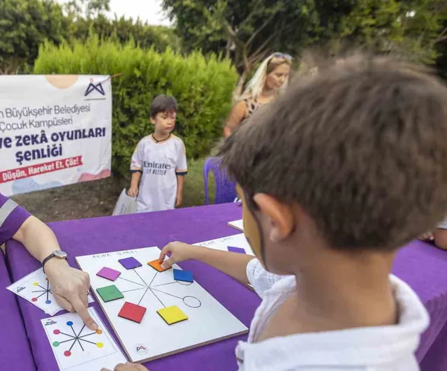 Tarsus’ta yaz atölyesinde akıl ve zeka oyunlarıyla üretim rüzgârı
