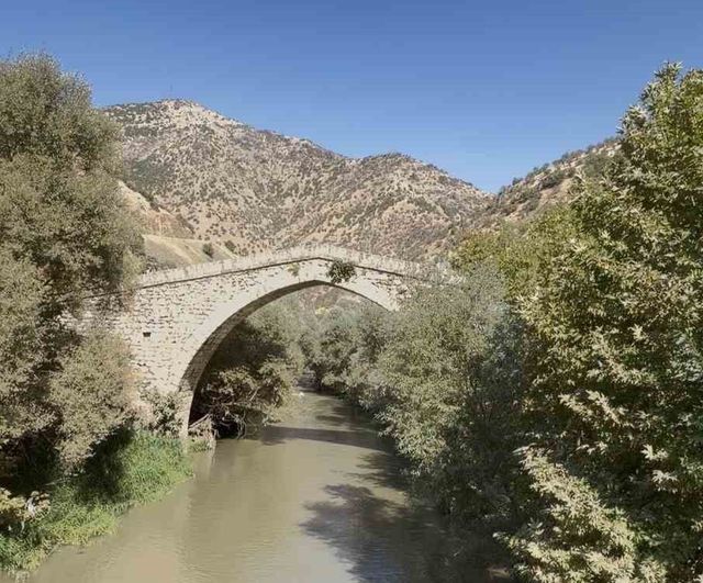 Teksaslı gezgin Hakkari'nin el değmemiş doğasına hayran kaldı