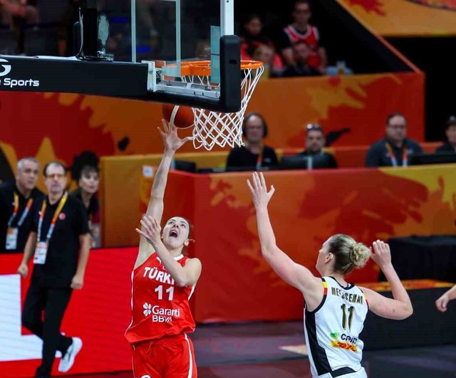 Turnuvaya beklenen başlangıcı yapamadık: Belçika'ya 89-75 yenildik