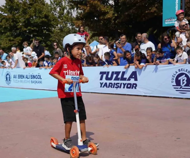 Tuzla sahilinde üç bin kişiyle renkli spor festivali