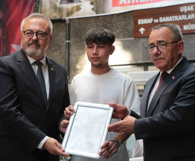 Uşak'ta ahiliğin mirası terzinin cübbesinde canlandı