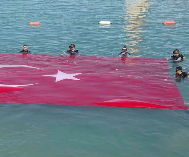 Van Gölü kıyısında gençlik, sanat ve spor buluşması