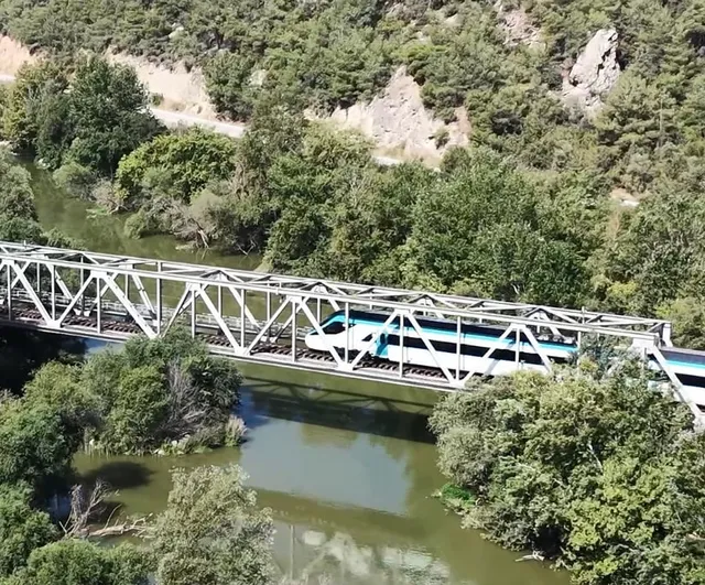 Yerli elektrikli hızlı tren testlerinde saatte 250 kilometreye ulaştı