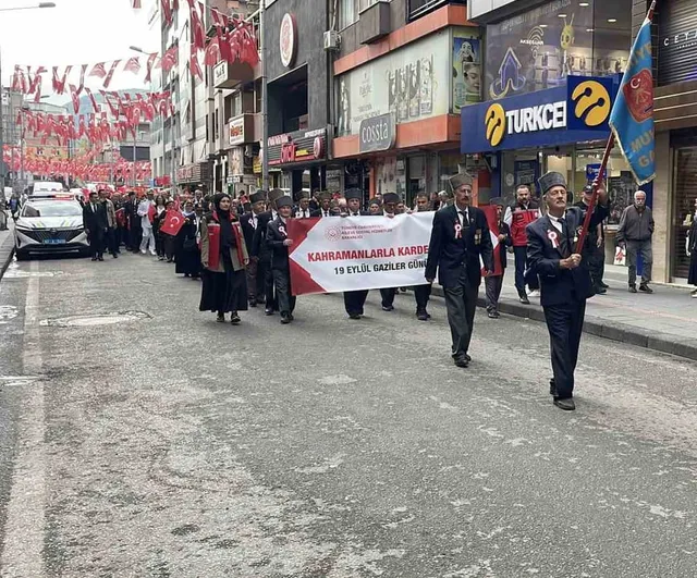 Zonguldak’ta birlik ve saygı yürüyüşü: gaziler günü korteji