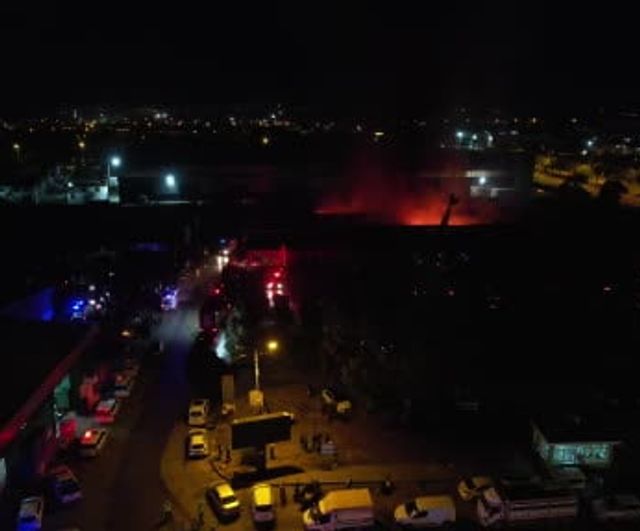 Adana halde başlayan yangın 15 iş yerinde ağır hasar bıraktı